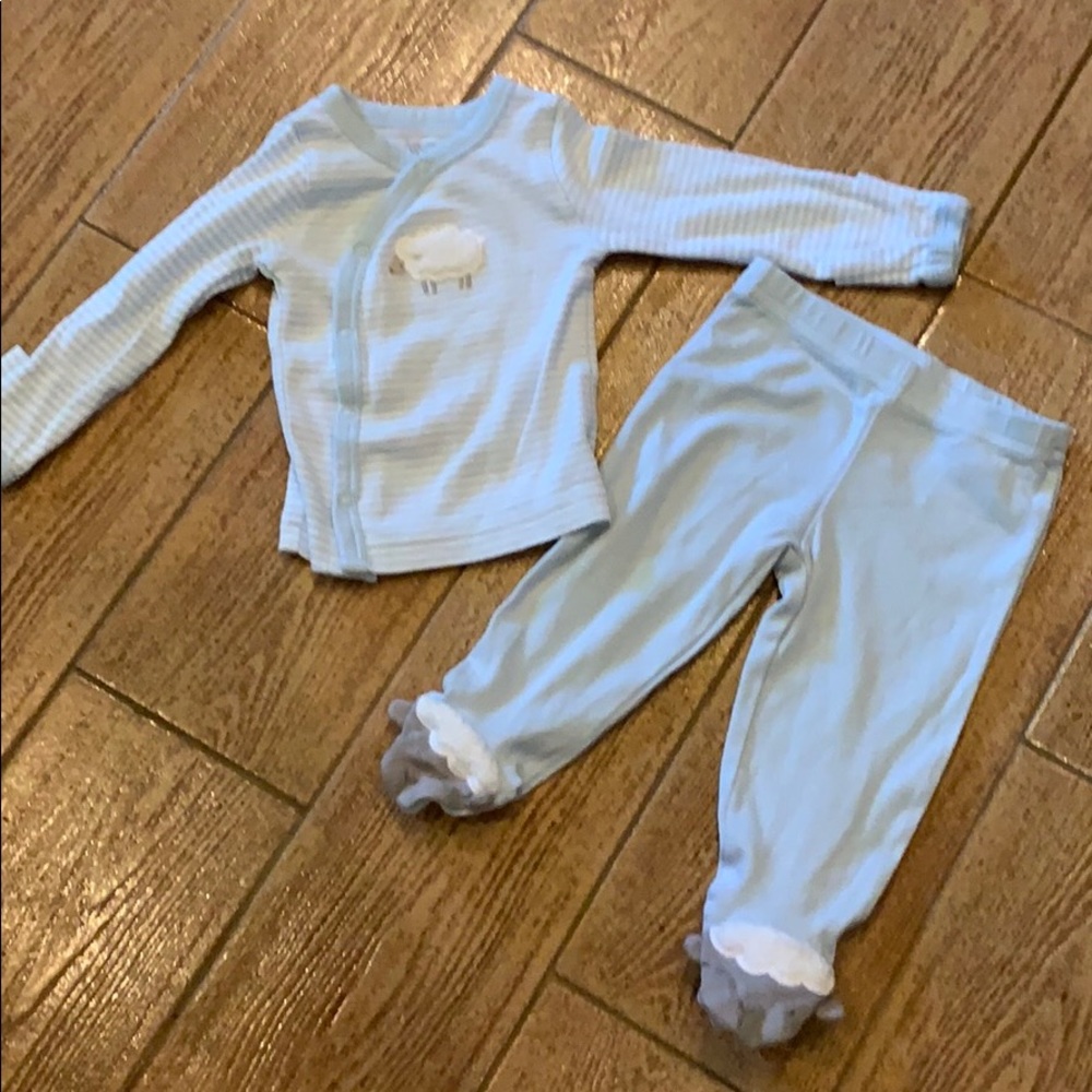 Carter’s 2 piece